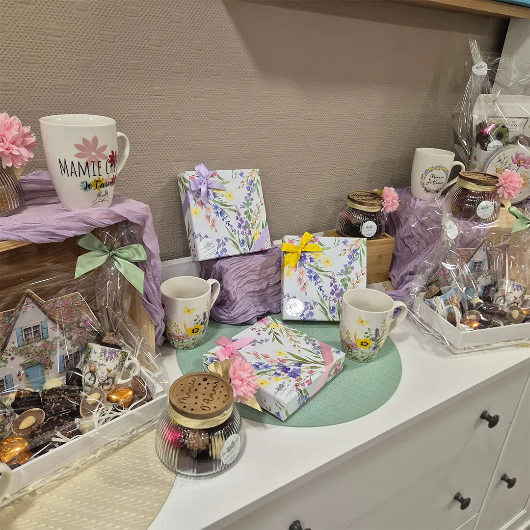 Chocolat coffret - Amande & Chocolat - Chocolaterie - Lillers - cadeau - fete mamie - fete des grands meres - aire sur la lys Chocolat coffret - Amande & Chocolat - Chocolaterie - Lillers - cadeau - fete mamie - fete des grands meres - aire sur la lys