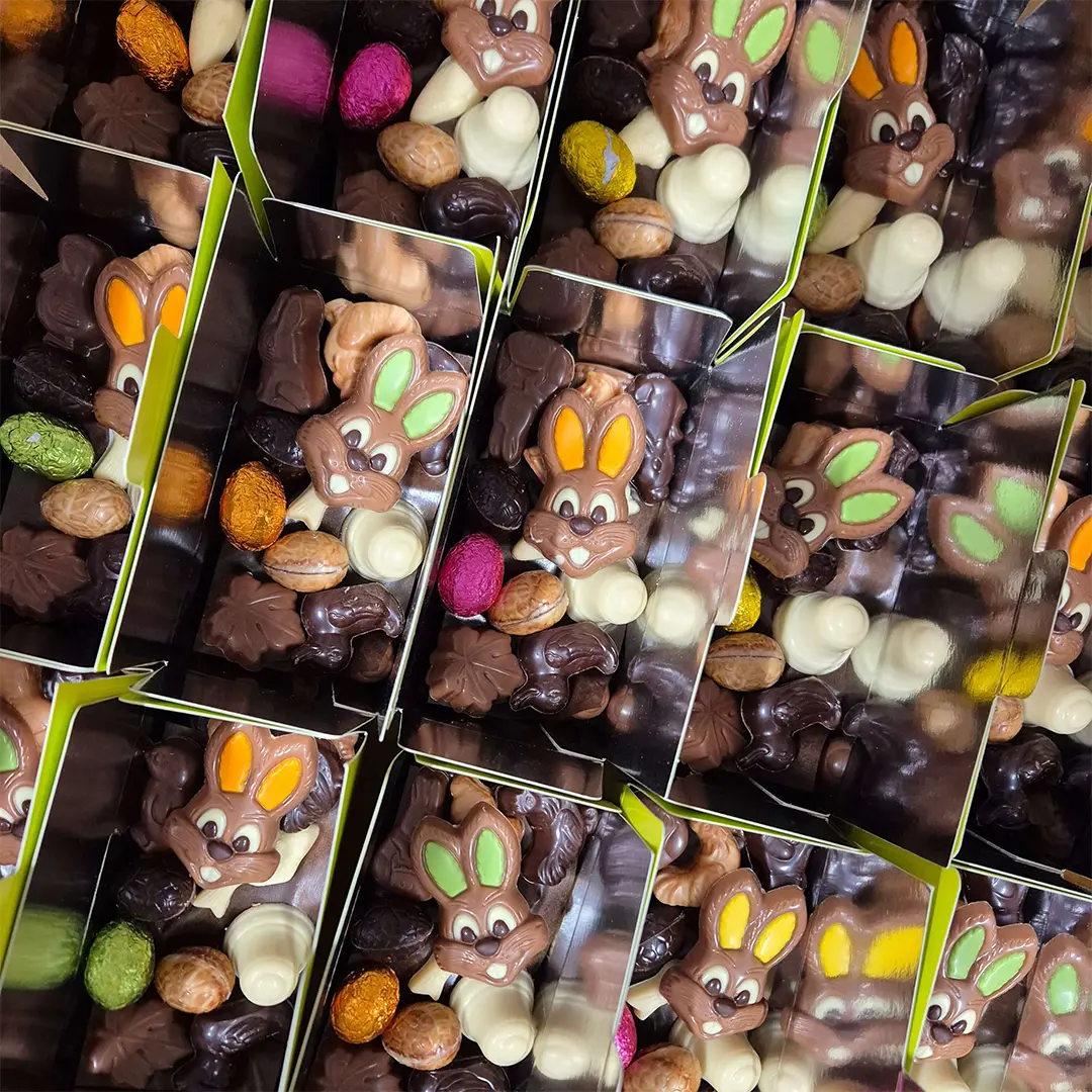 Chocolat coffret - Amande & Chocolat - Chocolaterie - Lillers - cadeau - pâques - lapin - oeuf - aire sur la lys Chocolat coffret - Amande & Chocolat - Chocolaterie - Lillers - cadeau - pâques - lapin - oeuf - aire sur la lys
